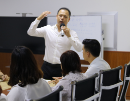 “矢誌不渝追求卓越”糖心视频在线观看董事長...